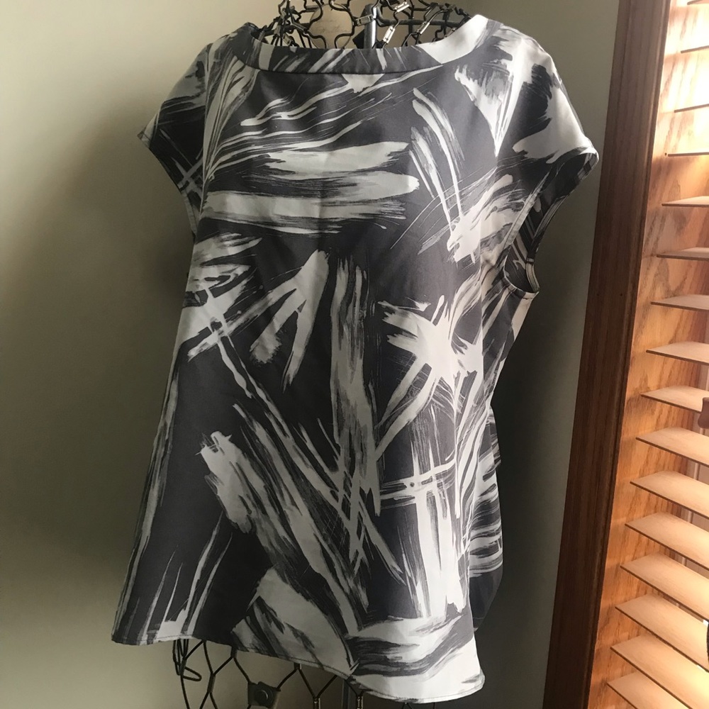 Flowy short sleeve blouse